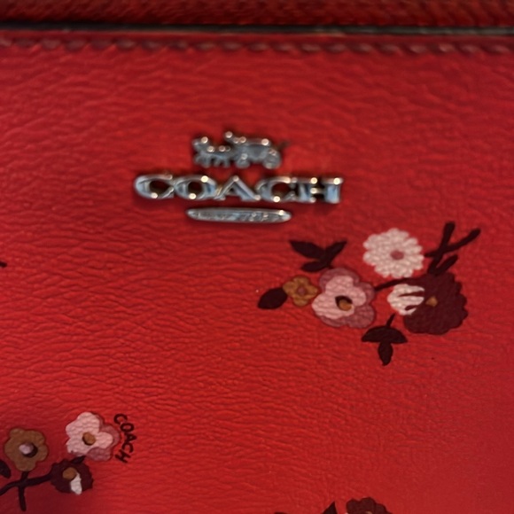 Coach baby bouquet wristlet - Picture 2 of 6